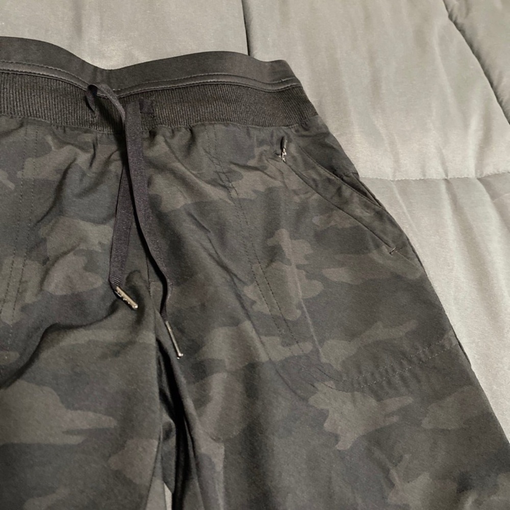 Kyodan Crop Joggers - Picture 2 of 5